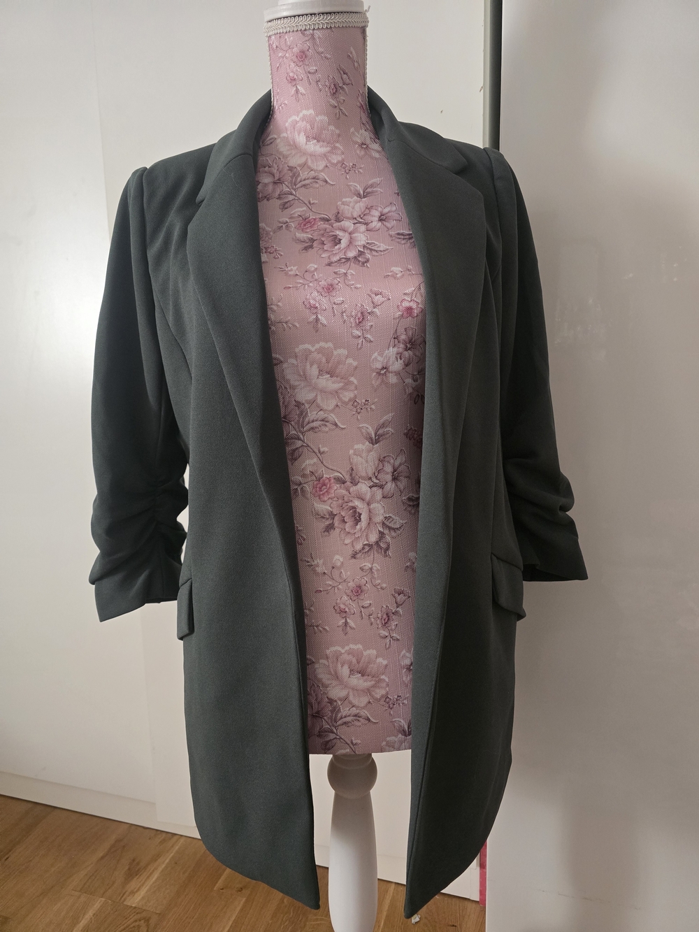 Skies Are Blue Dark Green Open-Front Blazer